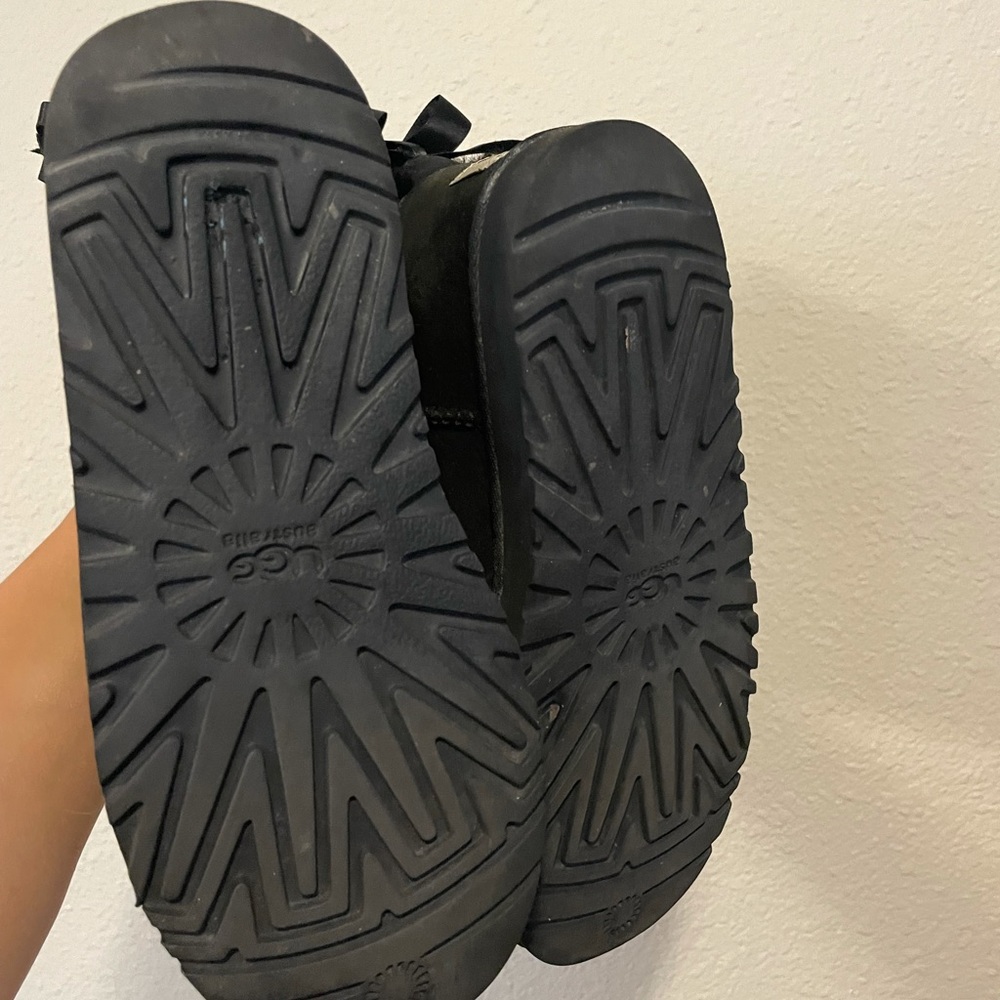 Bailey bow II Ugg Australia black bow boots - Picture 6 of 9